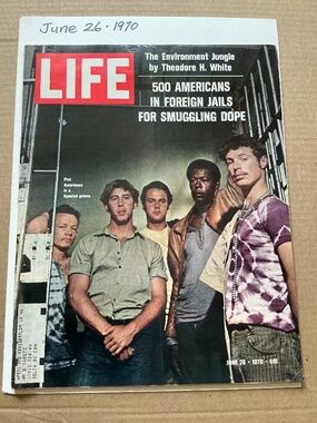 Vintage 1970 LIFE Magazine June 26 Smuggling Americans Cover Coca Cola Ad  Back